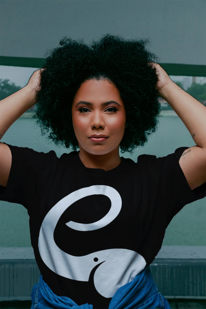 EARNERwear T-Shirt